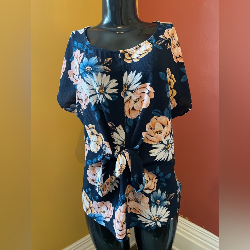 Women’s  Vintage Floral Short Sleeve Blouse ( small )